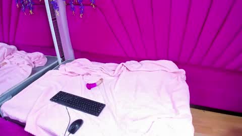Snapshot of dollyjuicy1 chatting on 01-27-25, 02:42 dollyjuicy1 online show from 01-27-25, 02:42