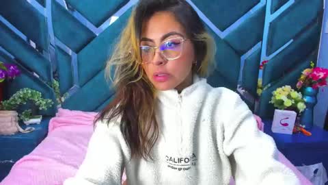 Snapshot of dollyjuicy1 chatting on 02-28-25, 03:48 dollyjuicy1 online show from 02-28-25, 03:48