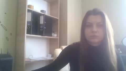 DollyRoma online show from 10-29-25, 09:33