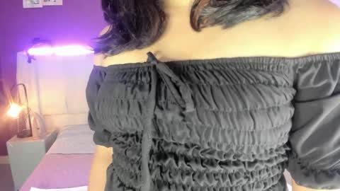 DollyWood  online show from 10-31-25, 04:02