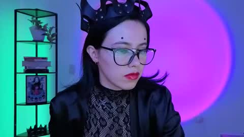 Snapshot of domgiirl chatting on 03-12-26, 03:29 Mistress online show from 03-12-26, 03:29