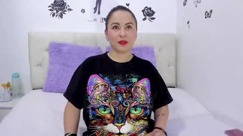 Snapshot of domina0 chatting on 10-28-25, 11:58 domi online show from 10-28-25, 11:58