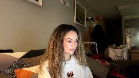 Victoria online show from 03-10-25, 01:12