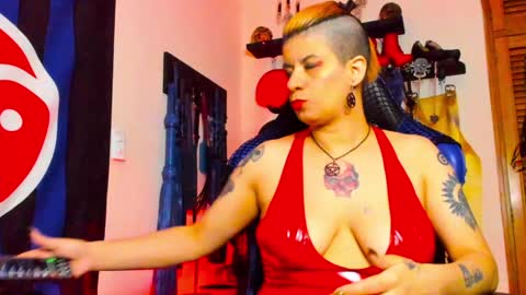 Snapshot of dominatrixblue chatting on 01-06-25, 02:36 Dom Blue online show from 01-06-25, 02:36