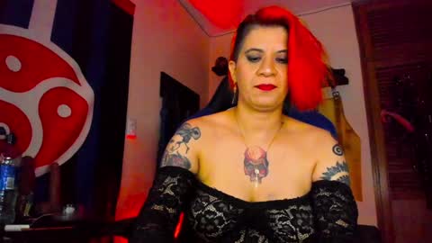 Snapshot of dominatrixblue chatting on 01-23-25, 06:03 Dom Blue online show from 01-23-25, 06:03