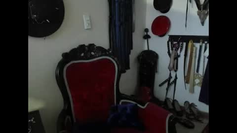 Snapshot of dominatrixblue chatting on 10-19-25, 08:04 Dom Blue online show from 10-19-25, 08:04