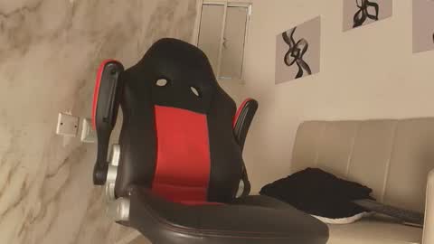 Dominic online show from 02-04-26, 10:36