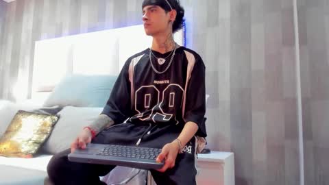 Dominic foox online show from 02-10-26, 12:42