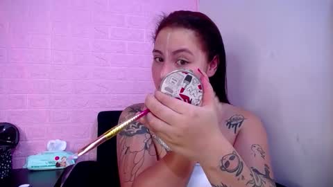 Snapshot of dominic_queen chatting on 10-31-25, 12:06 online show from 10-31-25, 12:06