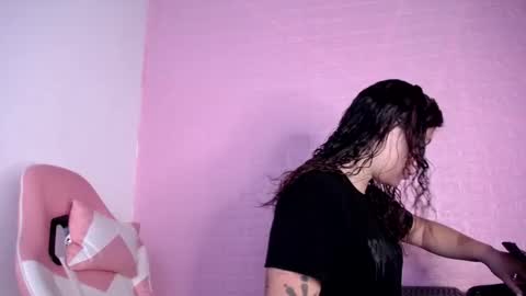 Snapshot of dominic_queen chatting on 12-02-25, 12:43 online show from 12-02-25, 12:43