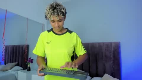 Dominick  online show from 02-18-25, 12:15