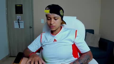 Dominick  online show from 09-10-25, 04:56