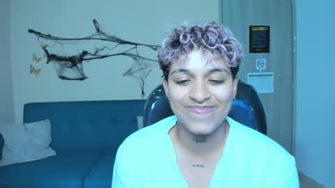 Dominick  online show from 10-31-25, 05:41