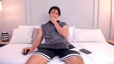 Dominick Star online show from 11-29-25, 04:26