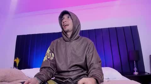 dominik_thompson777 online show from 11-04-25, 07:51