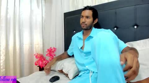 Snapshot of dominikx_ chatting on 02-19-26, 12:01 dominikx_ online show from 02-19-26, 12:01