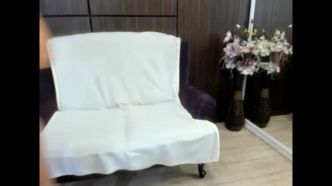Dominna online show from 12-20-24, 07:44