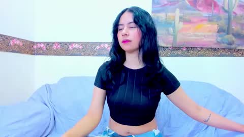 DONA Y CARL online show from 12-22-25, 04:59