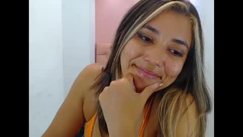 dona_tella online show from 09-24-25, 04:43