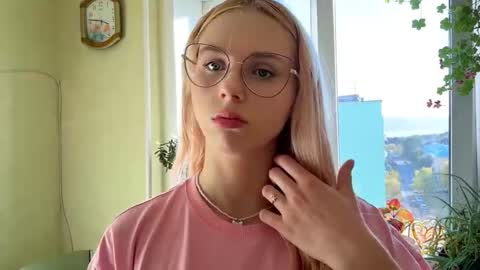 Karolina online show from 10-07-25, 11:40