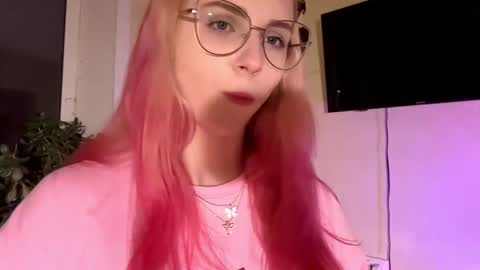 Karolina online show from 10-15-25, 02:39