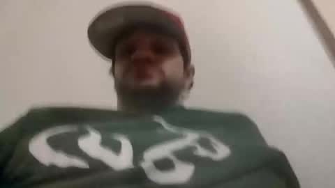 Snapshot of donglish718856 chatting on 01-12-26, 04:39 donglish718856 online show from 01-12-26, 04:39