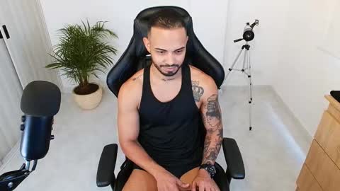 Victor online show from 10-10-25, 04:28