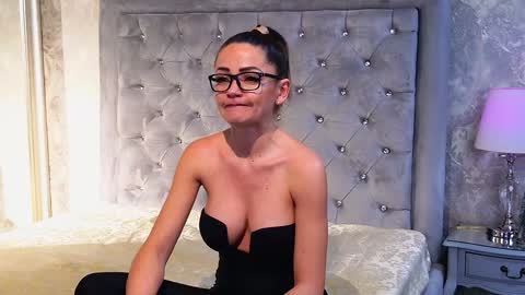 Donna online show from 12-30-24, 01:04