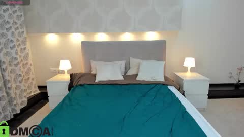 Donna On GMT2 Mon-Fri 3-9 AM online show from 09-15-25, 12:32