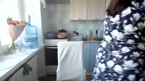 Tatiana 43 curvy sexy body and Joanna redhead 39 years online show from 12-31-24, 08:37