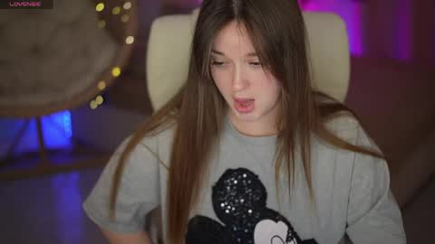 DONNA online show from 04-16-26, 06:25