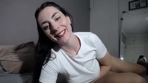 Iara online show from 02-02-25, 11:00