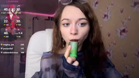 Nicole online show from 02-12-25, 01:06