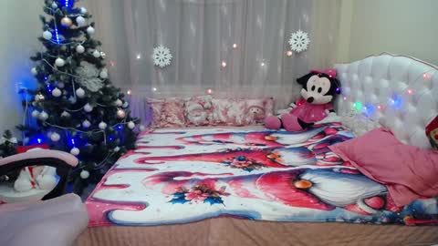 Snapshot of dorasuun chatting on 12-12-24, 12:12 dorasuun online show from 12-12-24, 12:12