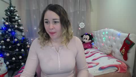 Snapshot of dorasuun chatting on 12-22-24, 11:00 dorasuun online show from 12-22-24, 11:00