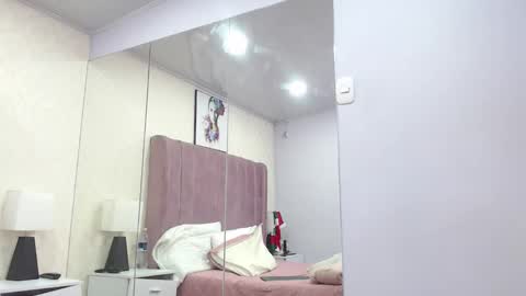 Anny online show from 12-22-25, 12:57