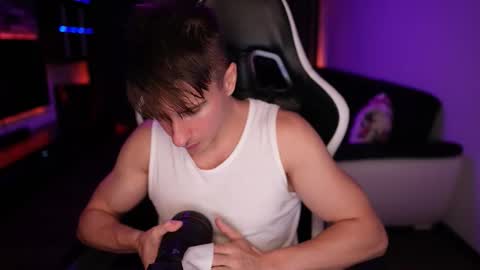 Dorian Reyes online show from 10-12-25, 09:58