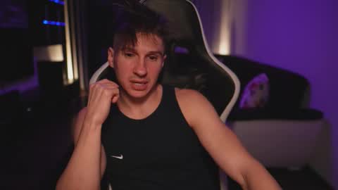 Dorian Reyes online show from 11-14-25, 01:26