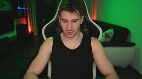 Dorian Reyes online show from 11-30-25, 12:25