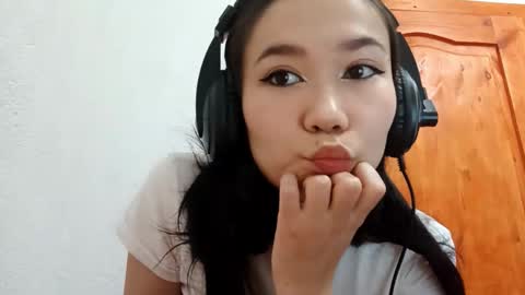 Snapshot of dorothygreene chatting on 11-24-25, 02:28 YuKi online show from 11-24-25, 02:28