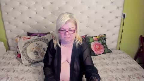 Snapshot of dorramay chatting on 11-04-25, 09:41 Dorra online show from 11-04-25, 09:41