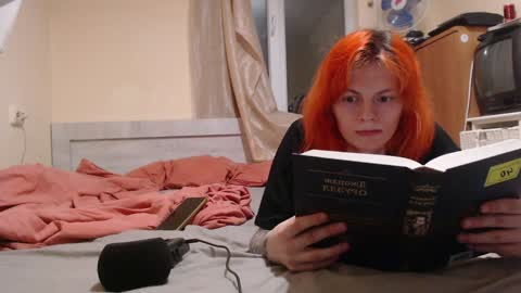 Snapshot of dosbox98 chatting on 01-11-25, 02:36 stupid ass online show from 01-11-25, 02:36