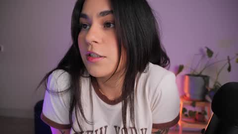 Snapshot of doubedeesarai chatting on 09-26-25, 01:20 Sara online show from 09-26-25, 01:20