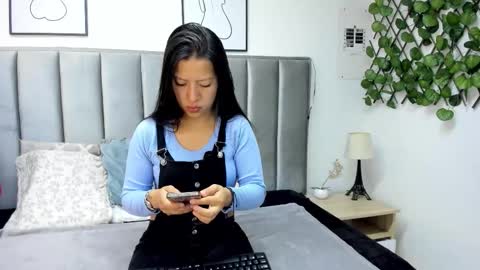 Snapshot of double_temptatiion_ chatting on 02-25-26, 12:37 Vall Lufan online show from 02-25-26, 12:37