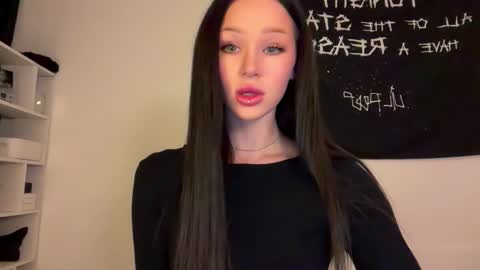 MOLLYYYY dont forget to give me a thumb up online show from 10-21-25, 02:12