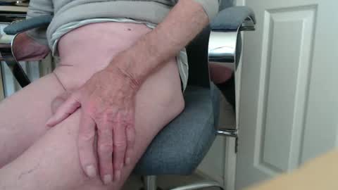 Snapshot of dougal444 chatting on 04-05-26, 02:03 dougal444 online show from 04-05-26, 02:03