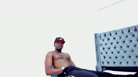 DOUGLAS online show from 10-17-25, 01:57