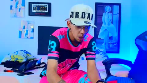 douglas_gallegos online show from 11-21-25, 02:10