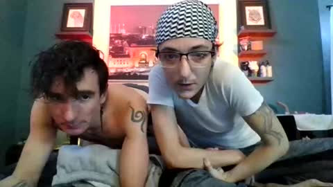 Snapshot of douxi_does_it chatting on 11-16-25, 09:20 Douxi online show from 11-16-25, 09:20