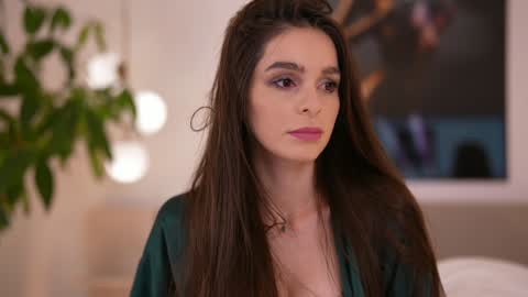    .         . online show from 11-10-25, 07:40